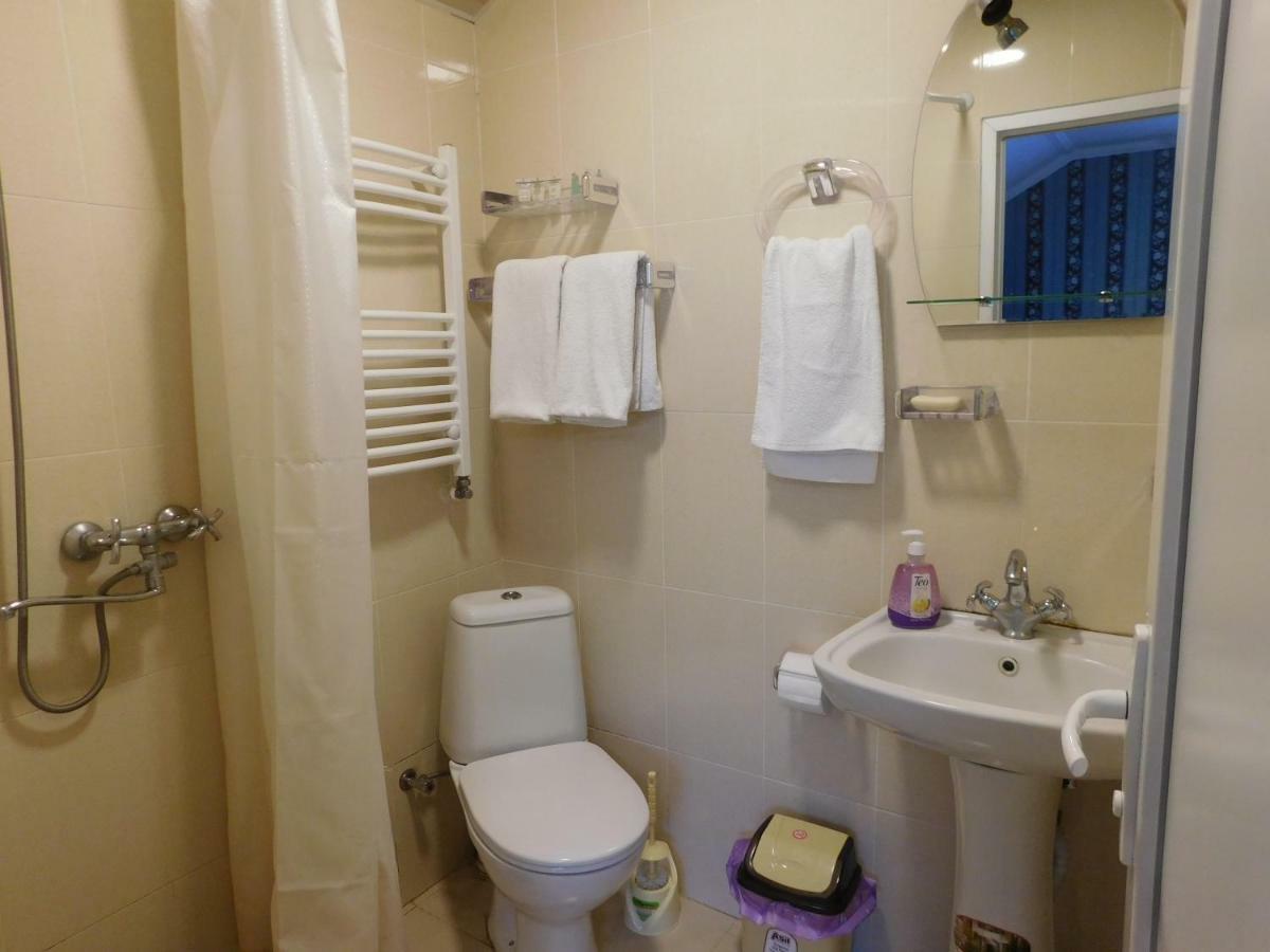 Akaki's Guesthouse Bordjomi Extérieur photo